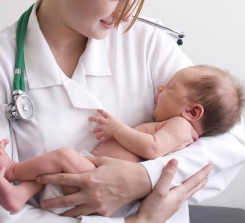 В Москве всех патронажных медсестер снабдили цифровыми планшетами.