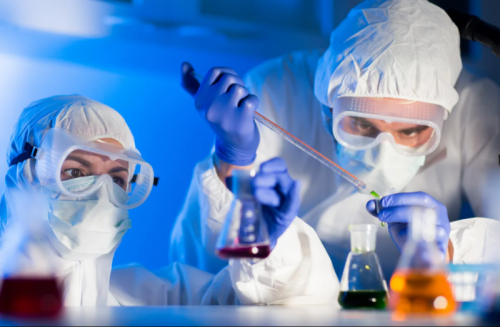 Ученые создали светящееся вещество для обнаружения и лечения рака.